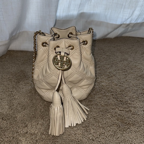 Tory Burch Fleming Soft Mini Bucket Bag - Picture 7 of 7